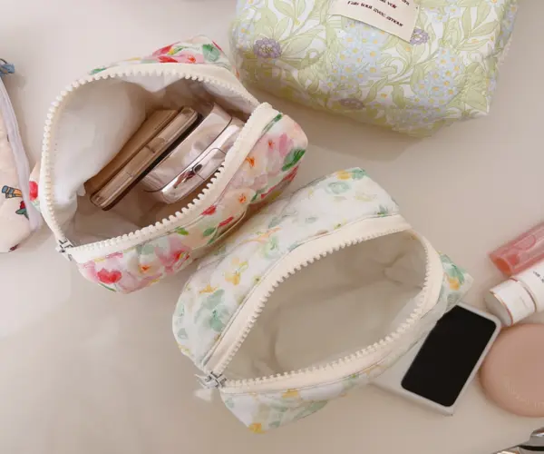 plain-canvas-make-up-bag