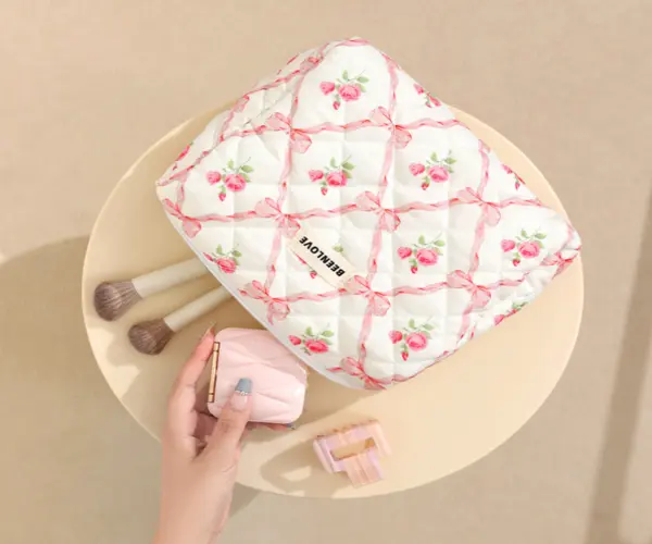 plastic-lined-toiletry-bag