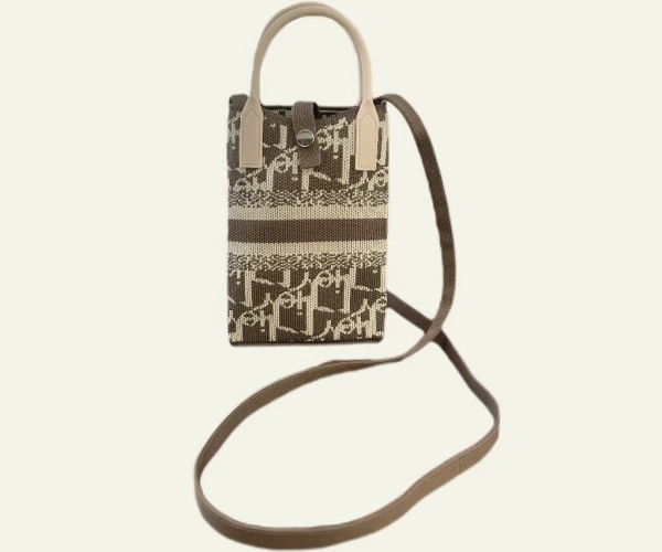 water-bottle-crossbody