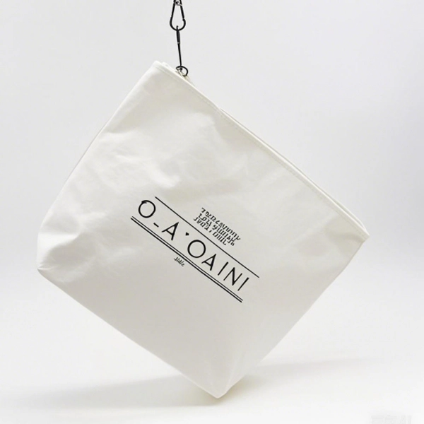 White Washable Kraft Paper Cosmetic Makeup Bag With Handle